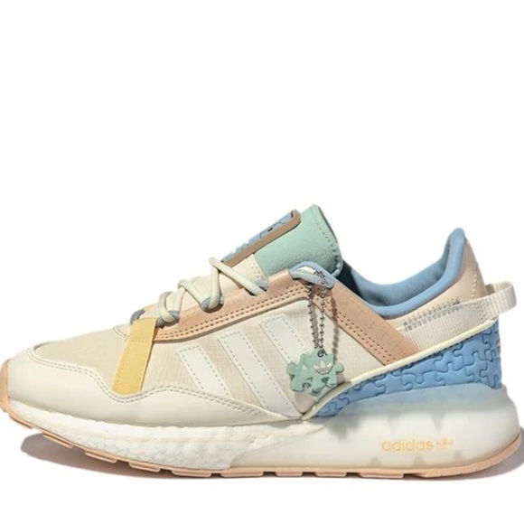 adidas originals Unisex ZX 2K Boost Pure Low-Top Running Shoes Beige/Yellow - Picture 1 of 5